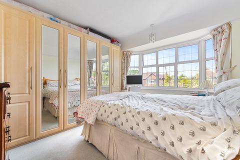 68 Overdale, Ashtead, KT21 1PT