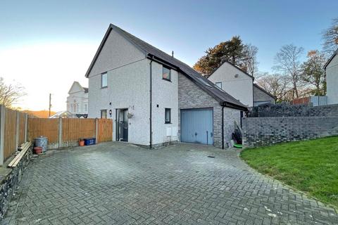 4 bedroom detached house for sale, Cae Capel Bach, Penygroes, Caernarfon, Gwynedd, LL54