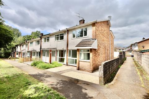 2 bedroom terraced house for sale, Woodfield Park Crescent, Woodfieldside, NP12