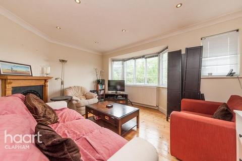 3 bedroom apartment to rent, Atkins Road, London