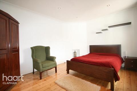 3 bedroom apartment to rent, Atkins Road, London