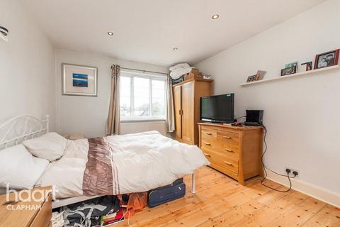 3 bedroom apartment to rent, Atkins Road, London