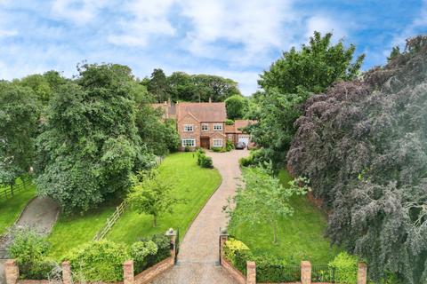 Cedar Lodge Thorn Lane, Goxhill, Barrow-upon-humber, DN19 7JE