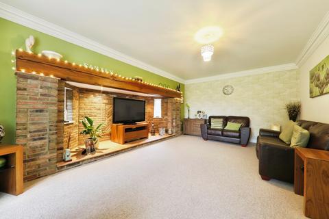 Cedar Lodge Thorn Lane, Goxhill, Barrow-upon-humber, DN19 7JE