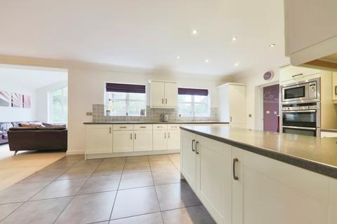 Cedar Lodge Thorn Lane, Goxhill, Barrow-upon-humber, DN19 7JE