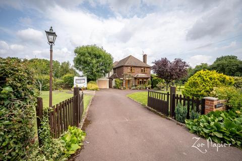 4 bedroom detached house for sale, North Weald