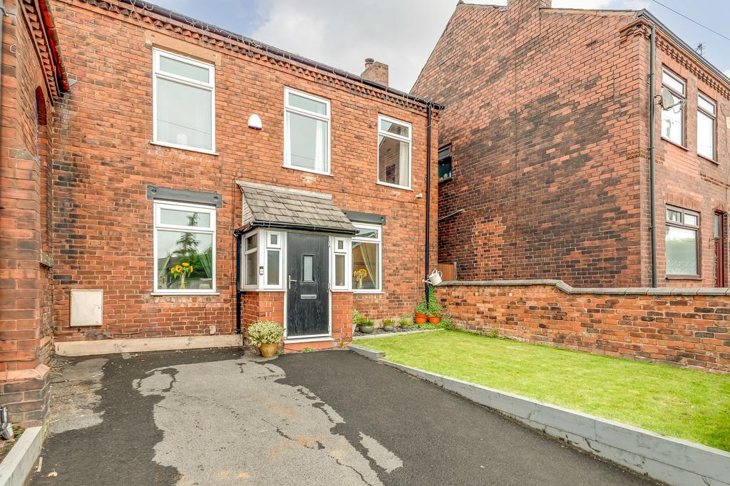 Bolton Road, Wigan WN4 3 bed semidetached house for sale £180,000