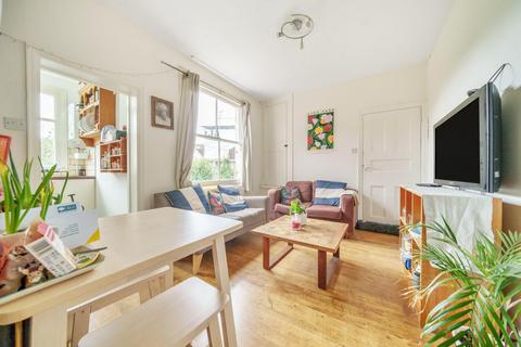 4 bedroom flat for sale, Durnsford Road, Southfields