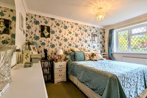 21 Dudley Close, Whitehill, Bordon, GU35 9PY