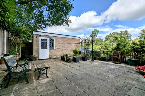 21 Dudley Close, Whitehill, Bordon, GU35 9PY