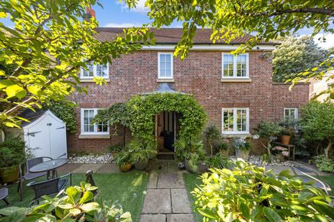 1 Forge Lane, Ham, Richmond, TW10 7BF