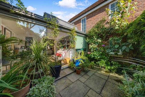 1 Forge Lane, Ham, Richmond, TW10 7BF