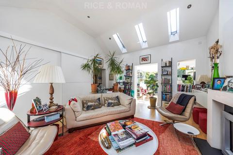 1 Forge Lane, Ham, Richmond, TW10 7BF