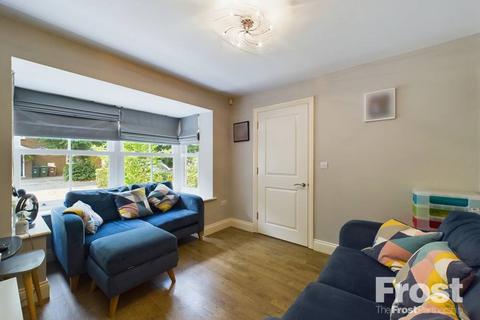 4 bedroom semi-detached house for sale, Richmond Road, Staines-upon-Thames, Surrey, TW18