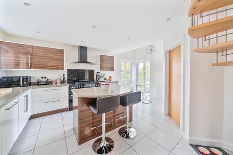 4 bedroom detached house for sale, Bursledon Road, Hedge End, Southampton, Hampshire, SO30