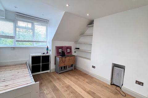 Studio to rent, Frognal, London