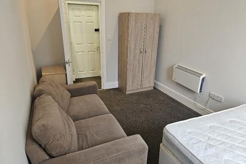 1 bedroom in a flat share to rent, Wilbraham Road, Chorlton, Greater Manchester M21