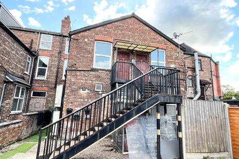 2 bedroom flat to rent, Wilbraham Road, Manchester M21