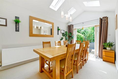 17 College Crescent, Windsor, SL4 3PF