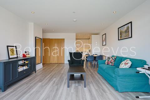 2 bedroom apartment to rent, Bute Close, Beaufort Park NW9