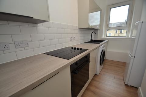 2 bedroom flat to rent, Bunessan Street, Craigton, Glasgow, G52 1DZ