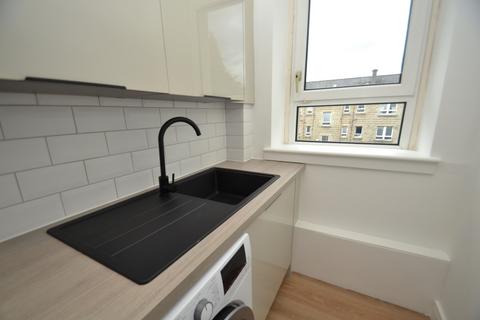 2 bedroom flat to rent, Bunessan Street, Craigton, Glasgow, G52 1DZ