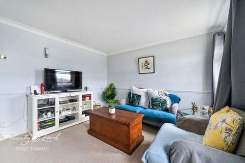 2 bedroom flat for sale, Edward Square, Rotherhithe Street, London, SE16