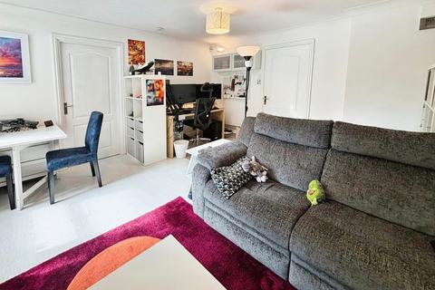 2 bedroom flat for sale, Rembrandt Way, Reading, RG1