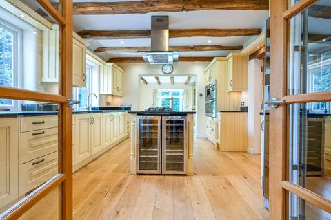 6 bedroom cottage for sale, Gravelpits Lane, Gomshall, Guildford, GU5