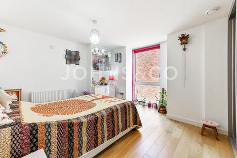 1 bedroom apartment to rent, Lighterage Court, Brentford, London, TW8