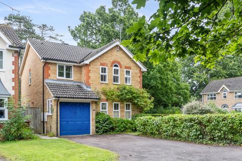 8 Toronto Drive, Smallfield, Horley, RH6 9RB