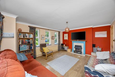 8 Toronto Drive, Smallfield, Horley, RH6 9RB