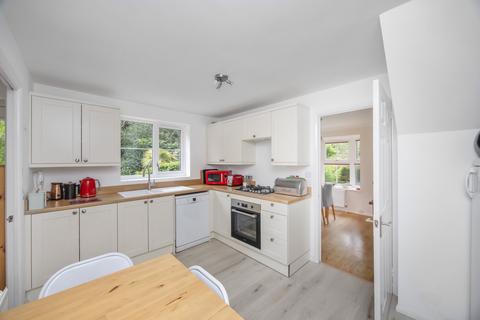 8 Toronto Drive, Smallfield, Horley, RH6 9RB
