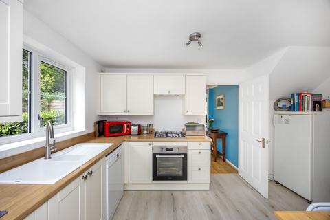 8 Toronto Drive, Smallfield, Horley, RH6 9RB