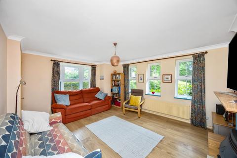 8 Toronto Drive, Smallfield, Horley, RH6 9RB
