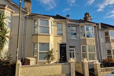 4 bedroom terraced house to rent, Kenwyn Road, Torquay