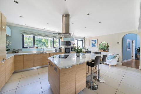 4 bedroom detached house for sale, New Milton, Hampshire, BH25