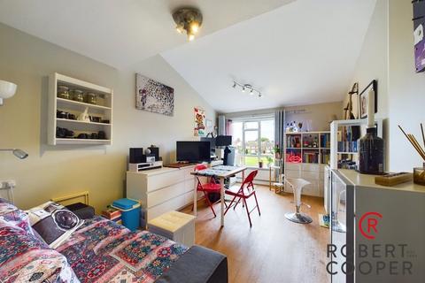 1 bedroom apartment for sale, Prospect Close, Eastcote, HA4