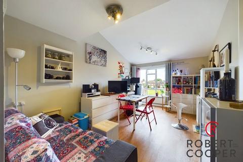 8 Prospect Close, Ruislip, HA4 9RP
