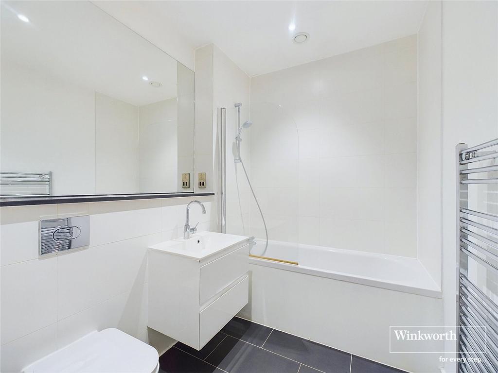 Apartment in Reading - View 5