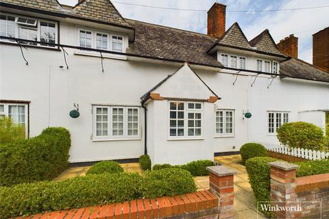 3 bedroom terraced house for sale, Roe End, London NW9