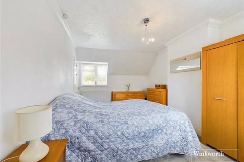 5 Roe End, London, NW9 9BL