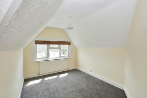 3 bedroom flat to rent, High Street Farnborough BR6