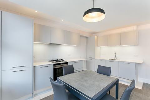 2 bedroom flat to rent, Fulham Palace Road, London, W6