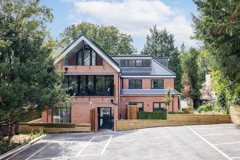 Zayn Apartments, Whyteleafe Hill, Whyteleafe