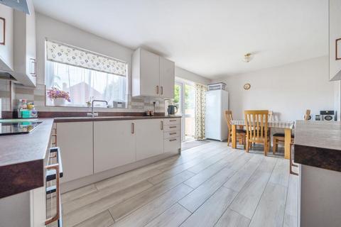 3 bedroom semi-detached house for sale, Banbury,  Oxfordshire,  OX17