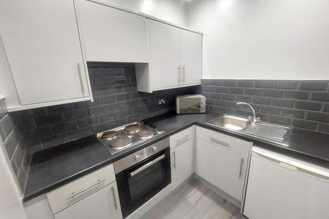 1 bedroom flat to rent, Bolton Road, Bury, BL8