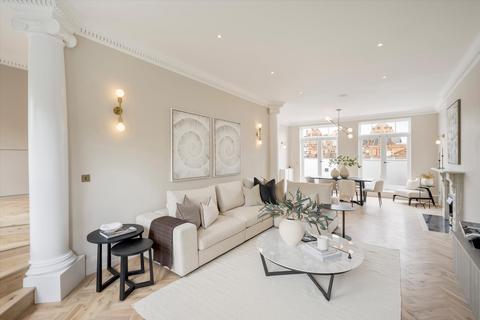 3 bedroom flat for sale, Beaufort Gardens, London, SW3