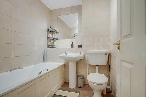 1 bedroom flat for sale, Shobroke Close, London, NW2