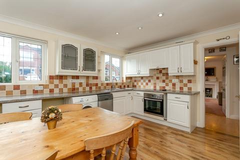 2 bedroom detached bungalow for sale, Saltergate Drive, Harrogate, HG3